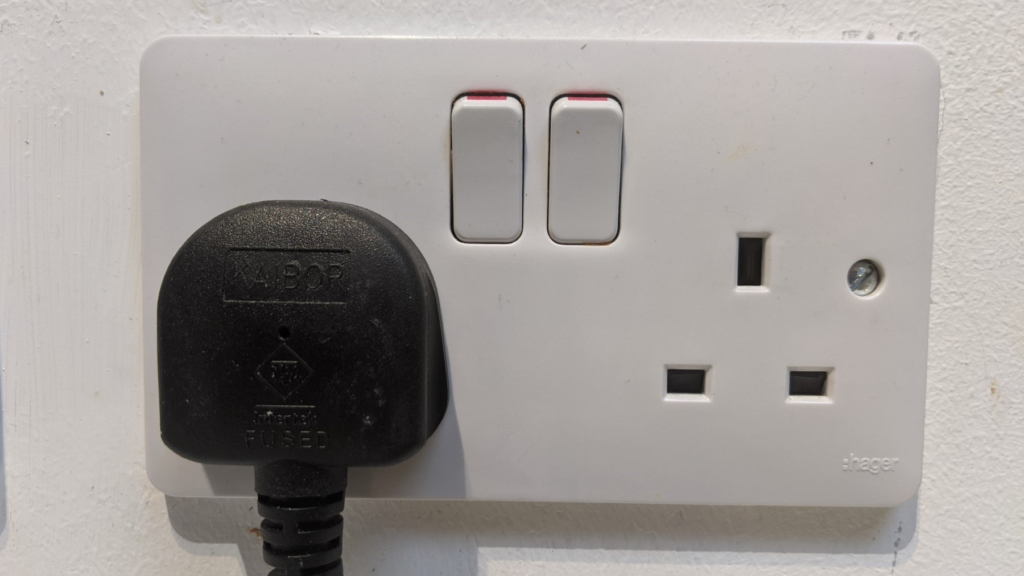 Outlet Handle